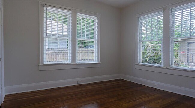 Building Photo - 205 W Louisiana Ave