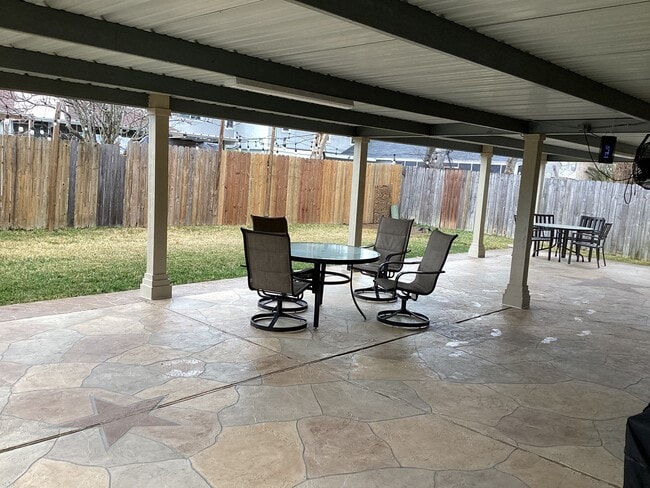 Building Photo - 17046 Clan MacIntosh Dr