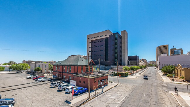 Building Photo - 702 Myrtle Ave
