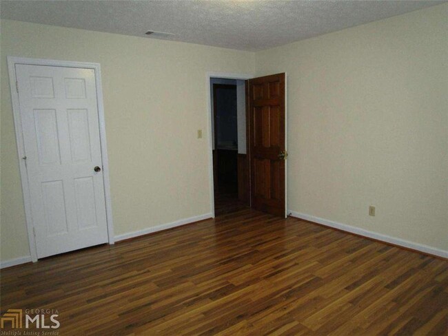 Building Photo - 4920 Rockmart Rd SE