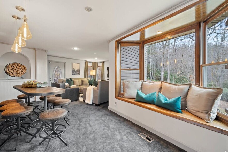 Building Photo - 106 Bishop Cove Rd