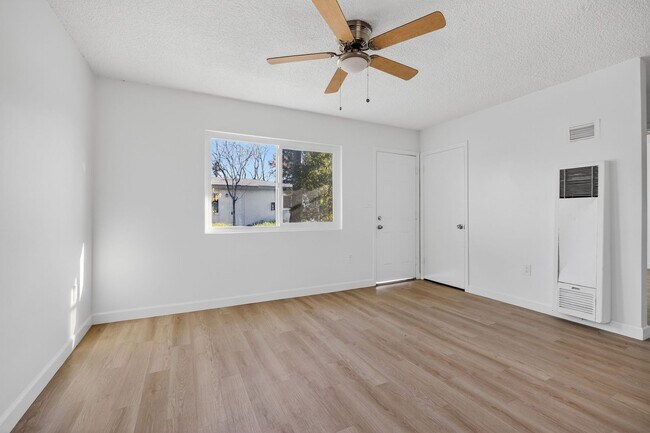 Building Photo - 767 Ball Ave