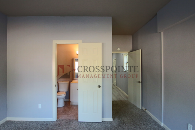 Building Photo - Versatile 2 Bedroom, 2 Bath Duplex-Tour Today!