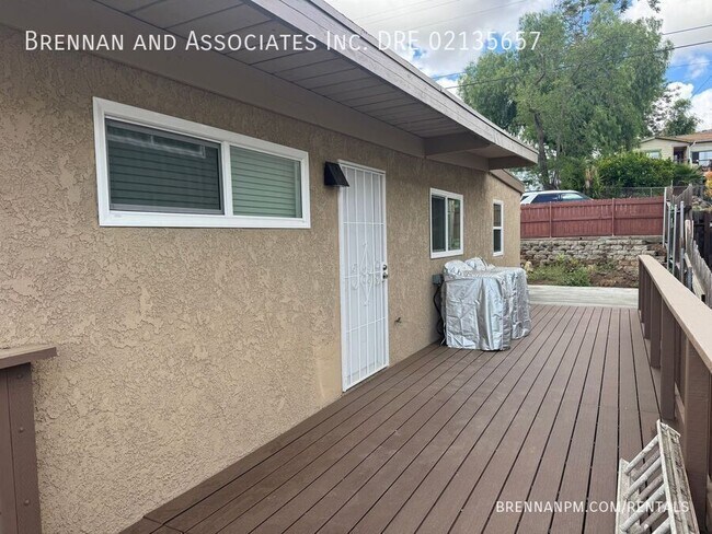Building Photo - 330 Lento Ln