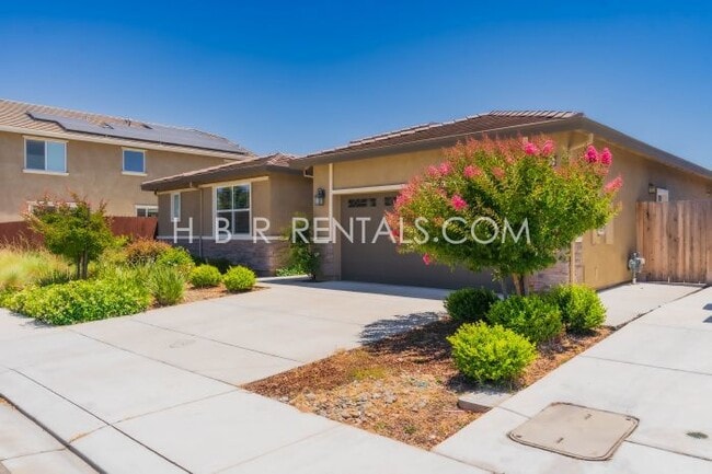 Building Photo - Spacious Elegance: 4-Bedroom with 3.5 Baths in Manteca