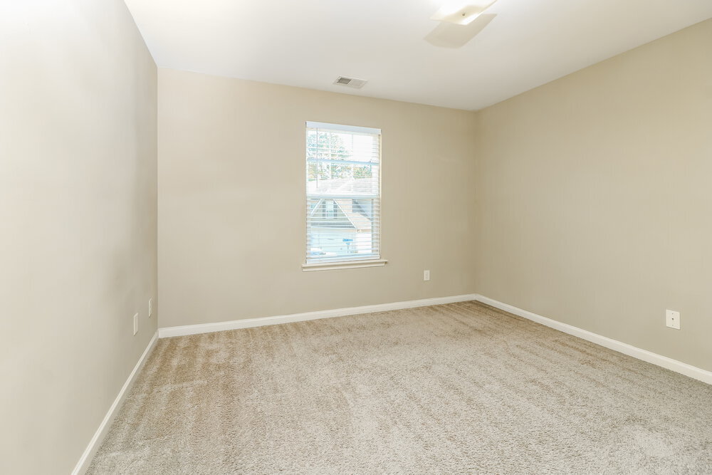 Building Photo - 8 Misty Ct