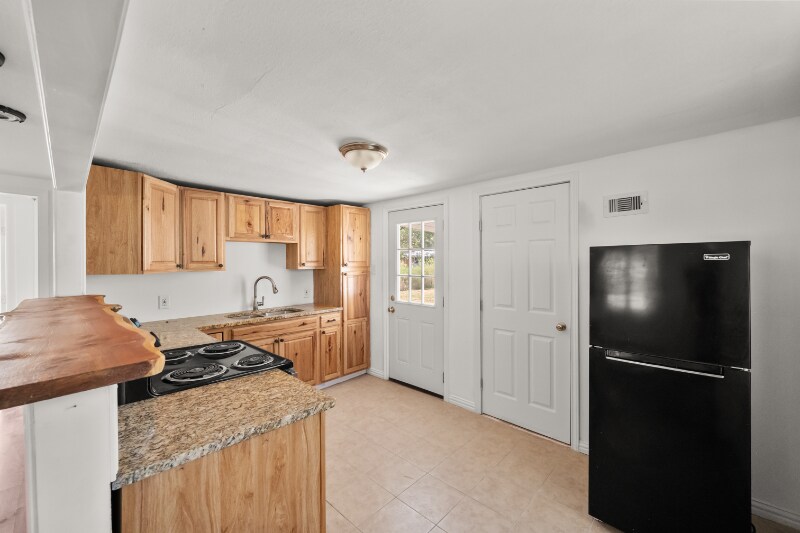 Building Photo - 502 Milam Ave