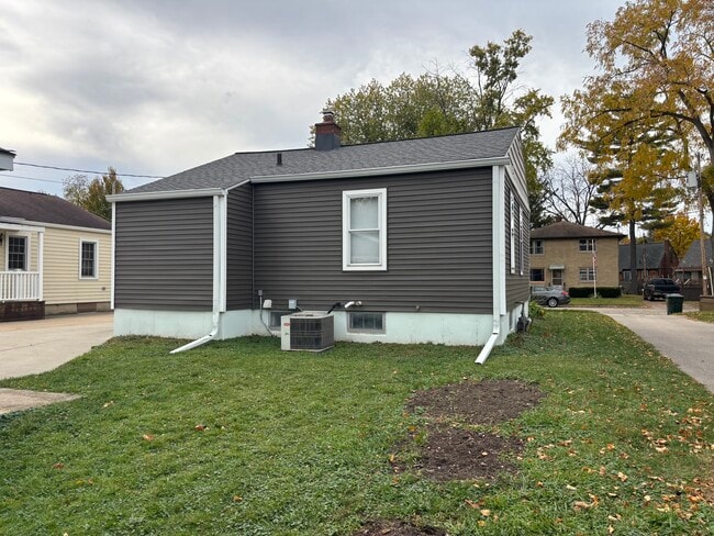 Building Photo - 157 Judd St