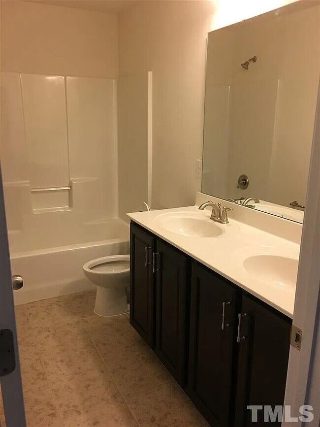 Building Photo - 3912 Valley Side Ct