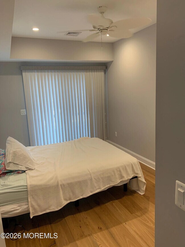 Building Photo - 15 S Surf Rd