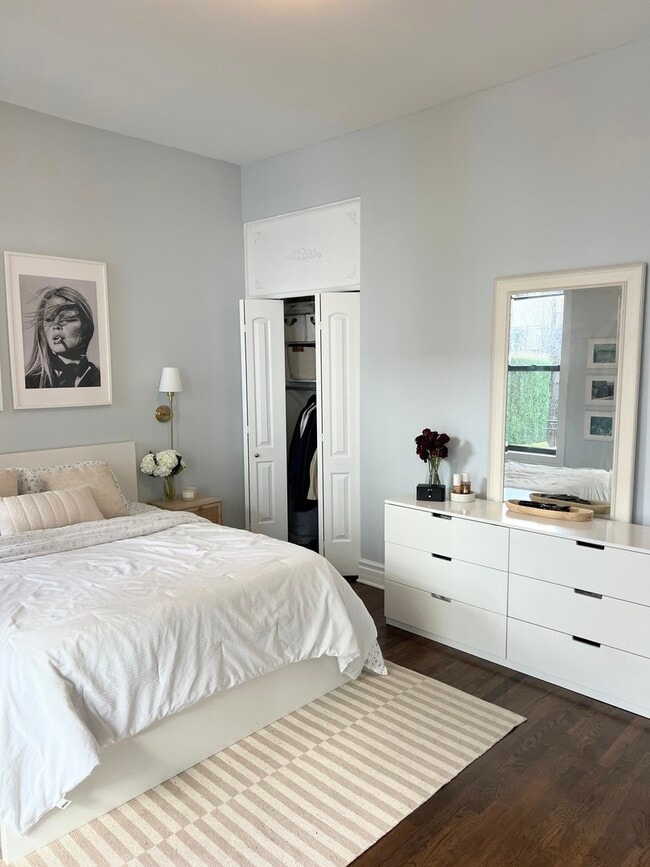 Building Photo - 1704 N Wells St