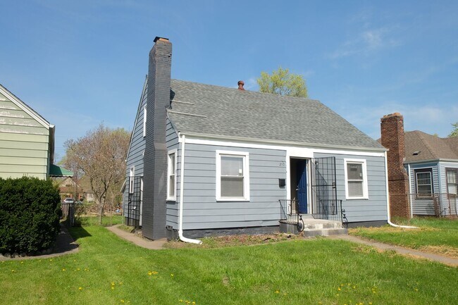 Building Photo - 210 Rutledge St