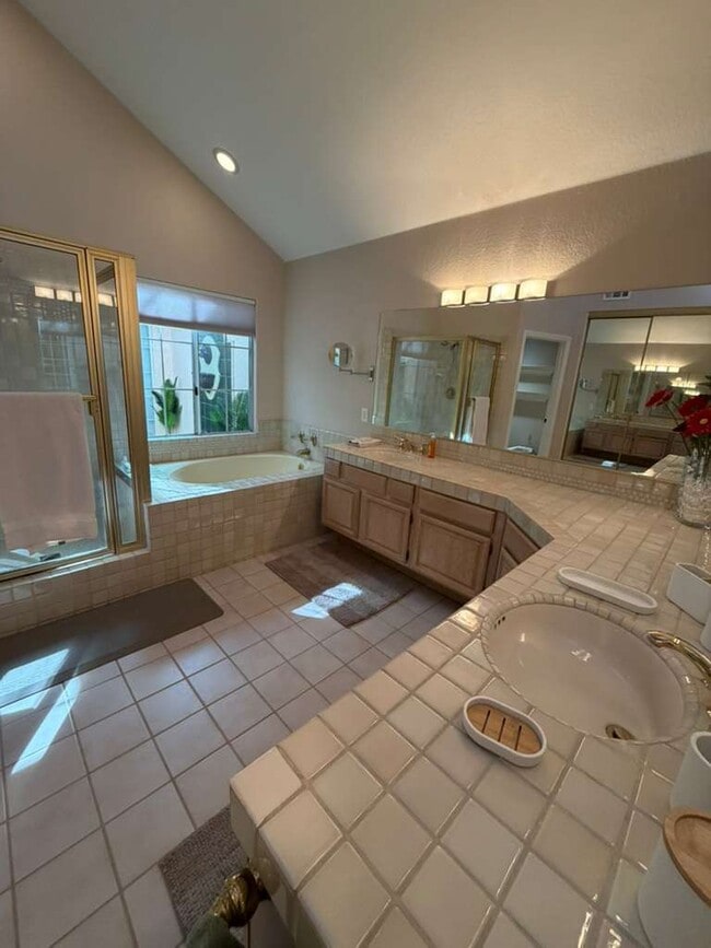 Building Photo - 11816 Caminito Corriente