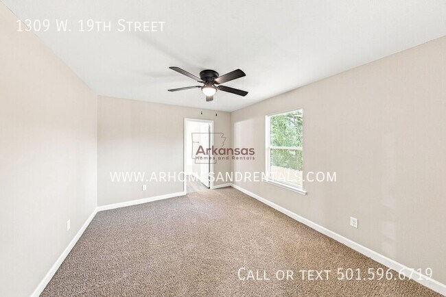 Building Photo - 1309 W 19th St