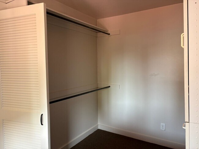 Building Photo - Lovely 2 bedrooms and 1 bathroom beach cottage in San Pedro