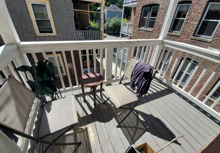 Building Photo - 289 Brookline St