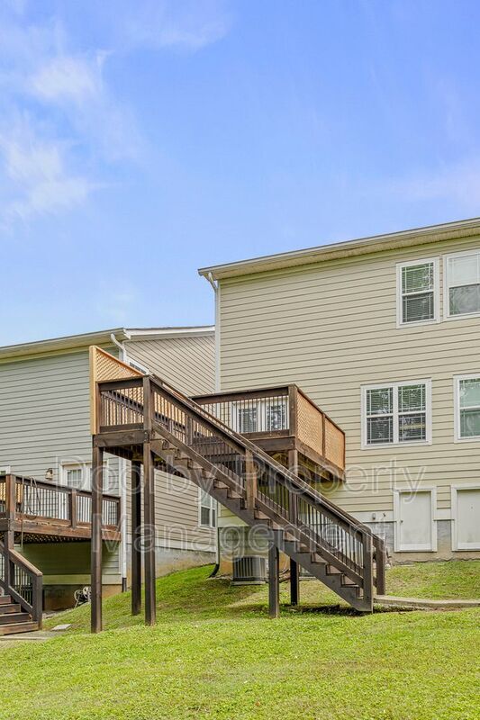 Building Photo - 717 Ladd Ave