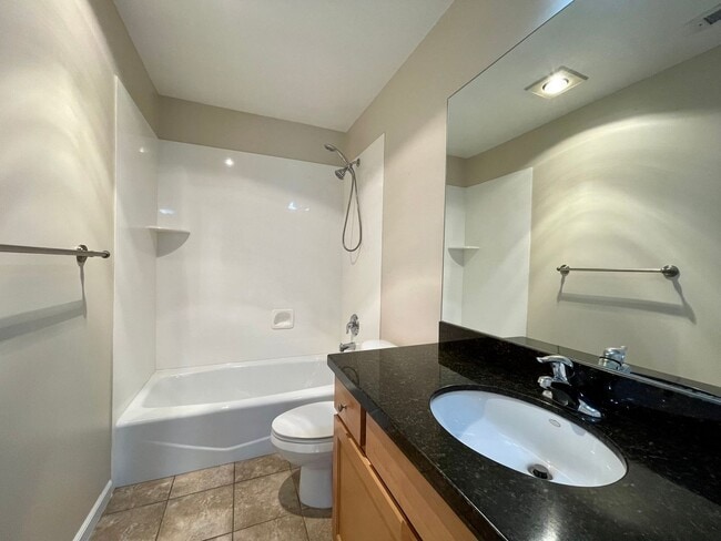 Building Photo - Spacious Midvale Townhome