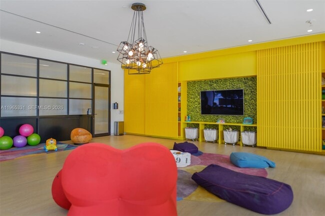 Building Photo - 45 SW 9th St