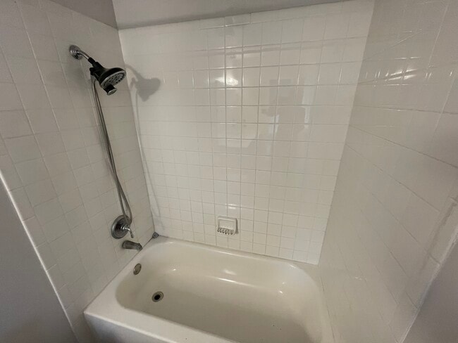 Building Photo - 9235 Ridge Post