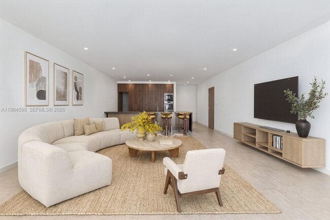 Building Photo - 5 Grove Isle Dr