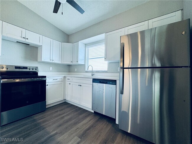Building Photo - 17418 Dowling Dr