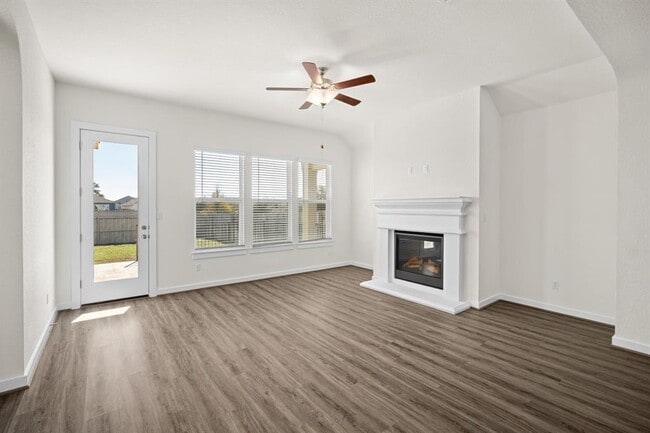 Building Photo - 119 James Rose Ln