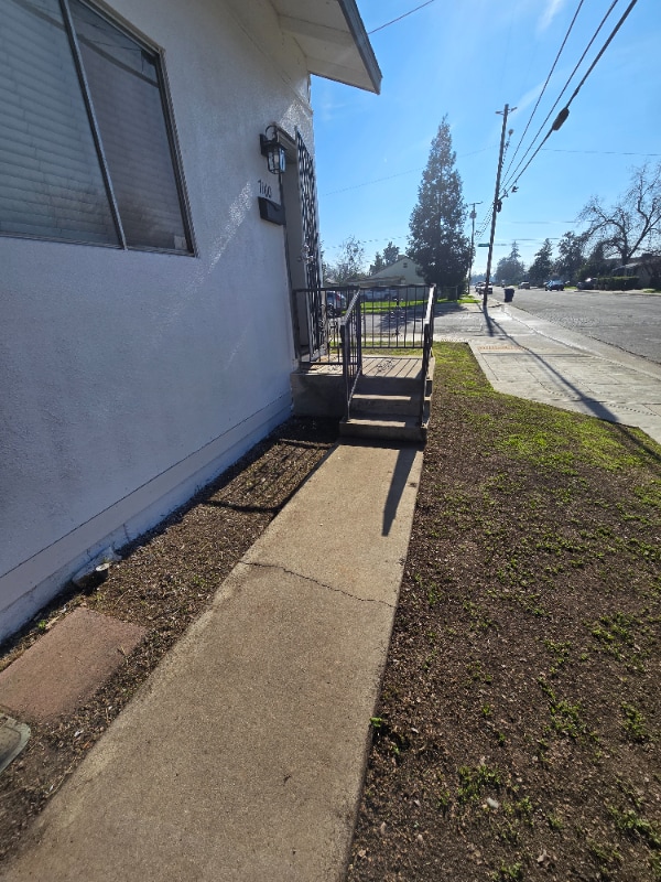 Building Photo - 7160 N Maroa Ave