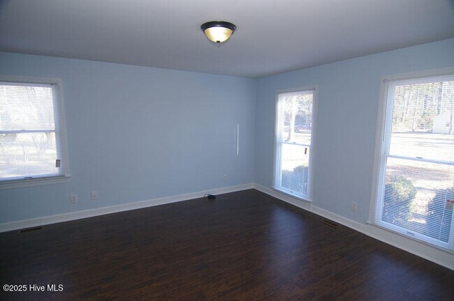 Building Photo - 709 Spring Run Rd