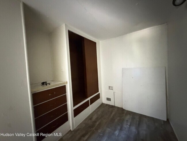 Building Photo - 384 Glenerie Blvd