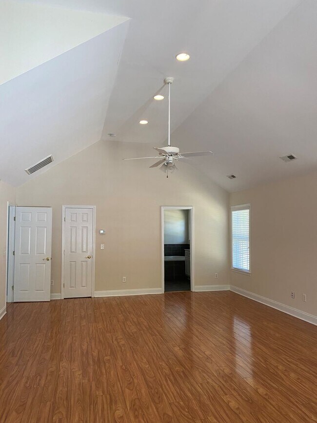 Building Photo - 4 bedroom/3 bathroom in Cypress Island community, minutes from Carolina Beach!