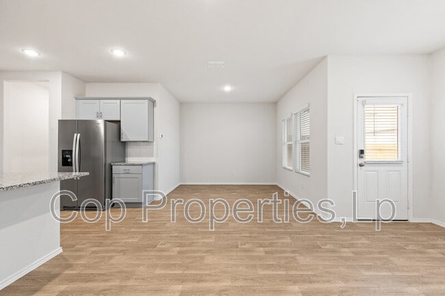 Building Photo - 374 Wayne Wy