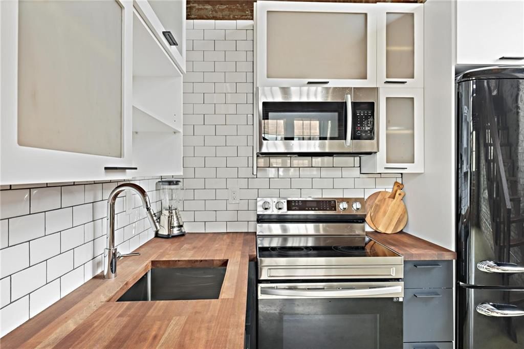 Building Photo - 170 Boulevard NE