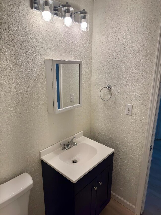 Building Photo - 44 Warrington Ave