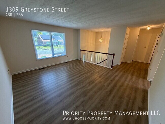Building Photo - 1309 Greystone St
