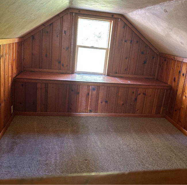 Building Photo - 110 E Burgess St