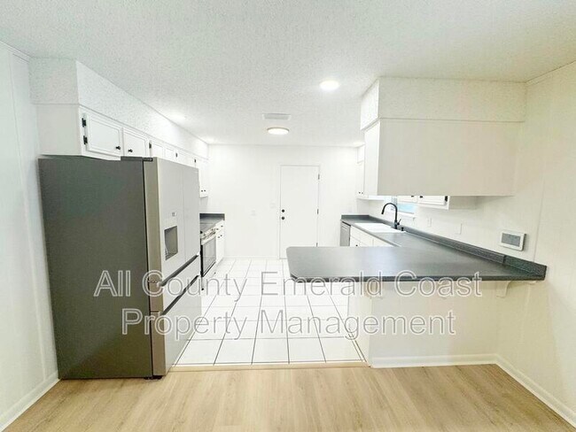 Building Photo - 504 Kelly St