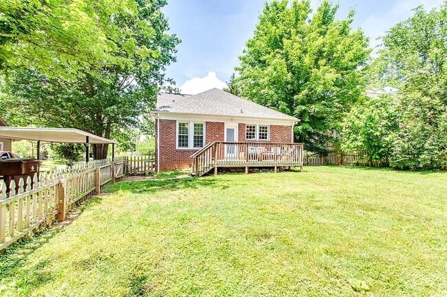 Building Photo - Charming 2 bedroom house in South Knox!
