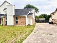 Building Photo - 2121 Stone Moss Ln