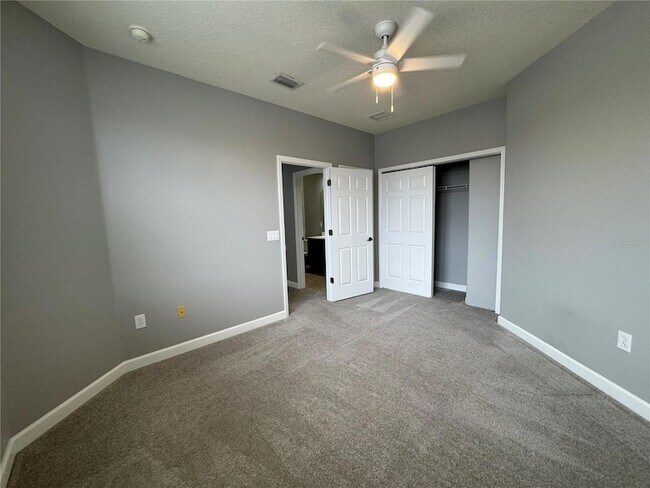 Building Photo - 142 Harrington Ct