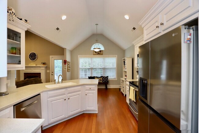 Building Photo - 1280 Winyah St