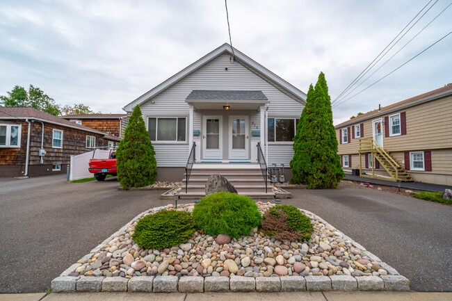 Primary Photo - 974 E Broadway