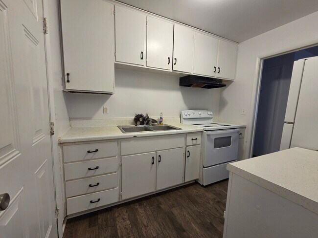Building Photo - 1603 Apple Valley Dr