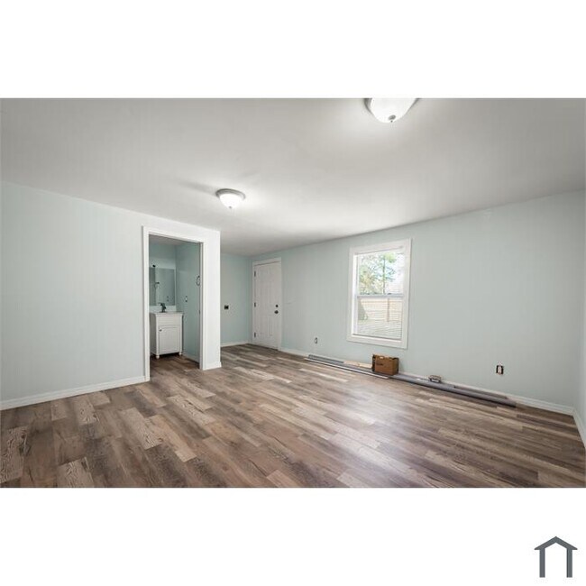 Building Photo - 12706 Lanier Rd