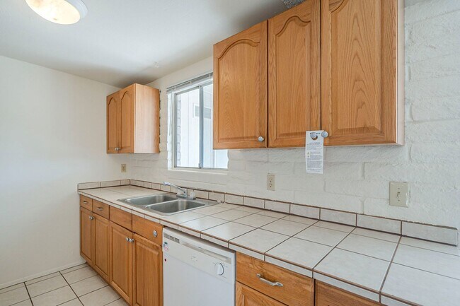 Building Photo - Cozy East Tucson 3-Bedroom with Private Ya...