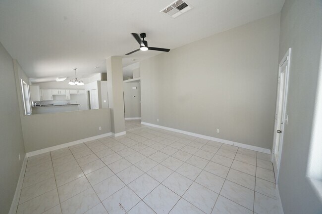 Building Photo - SHOWINGS AVAILABLE NOW