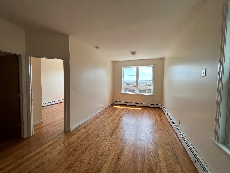 Building Photo - 1007 Avenue C