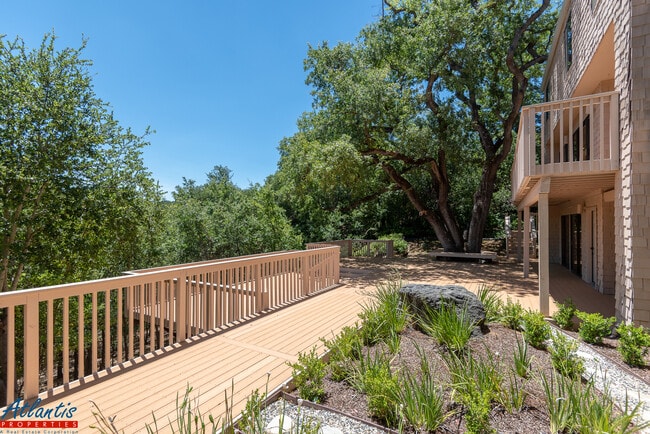 Building Photo - Beautiful Los Gatos Home | Remodeled | Ama...