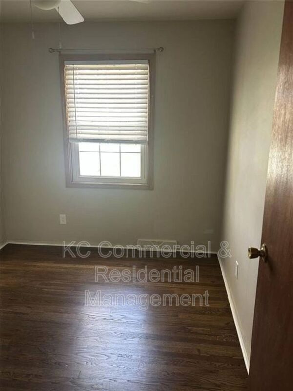 Building Photo - 7809 NE San Rafael Dr