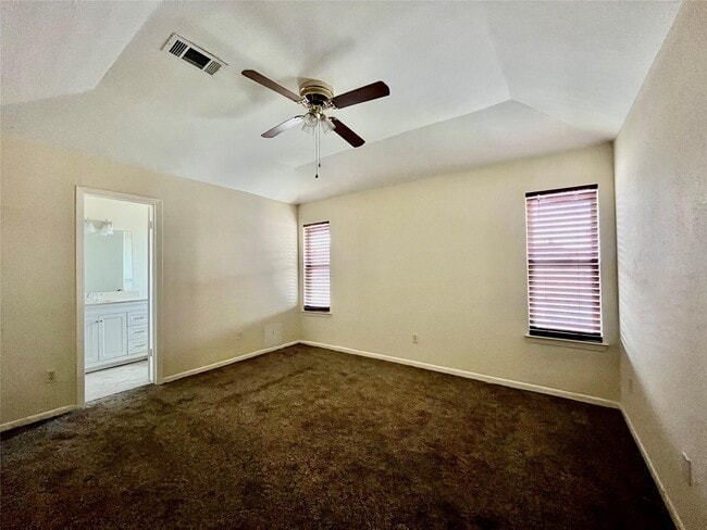 Building Photo - 3038 Sam Houston Dr